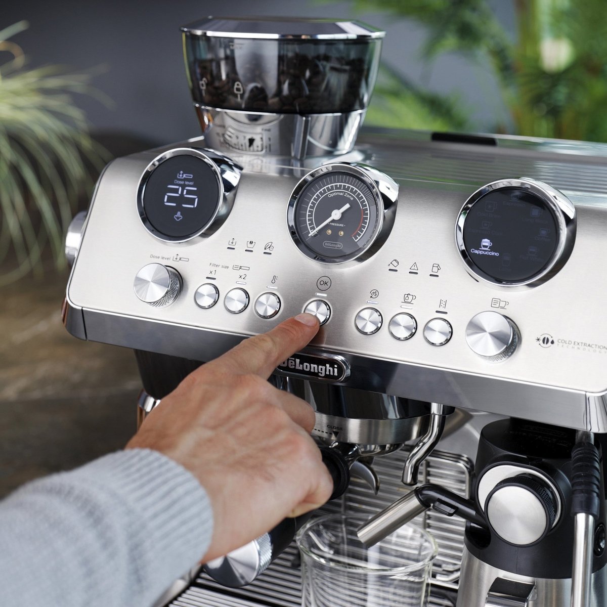 Delonghi – La Specialista Maestro With Cold Brew (EC9885M) - Café Liégeois