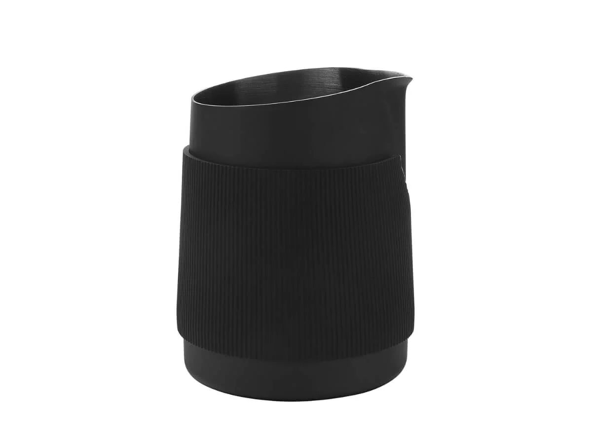 Normcore - Handleless Milk Pitcher (600 ml black) - Café Liégeois Canada Inc.